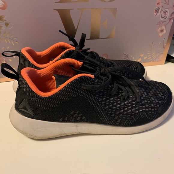 Reebok shoes - Picture 3 of 4